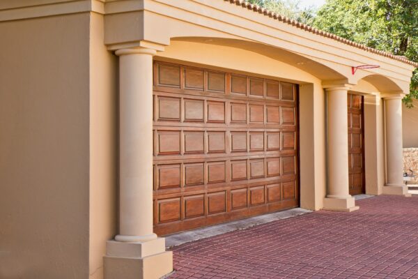 real-estate, garage, doors-374190.jpg